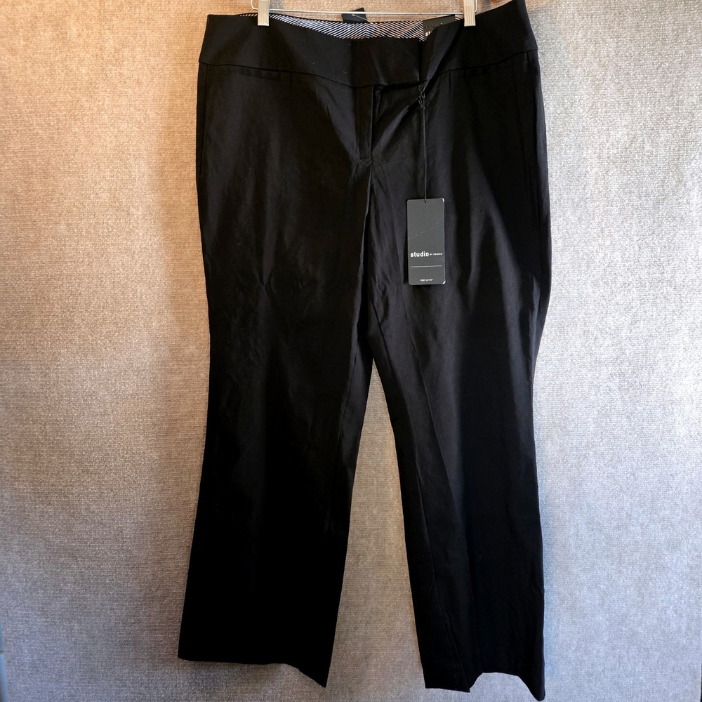 Torrid NWT Classic Millennium Stretch High-Rise Relaxed Black 20 Short